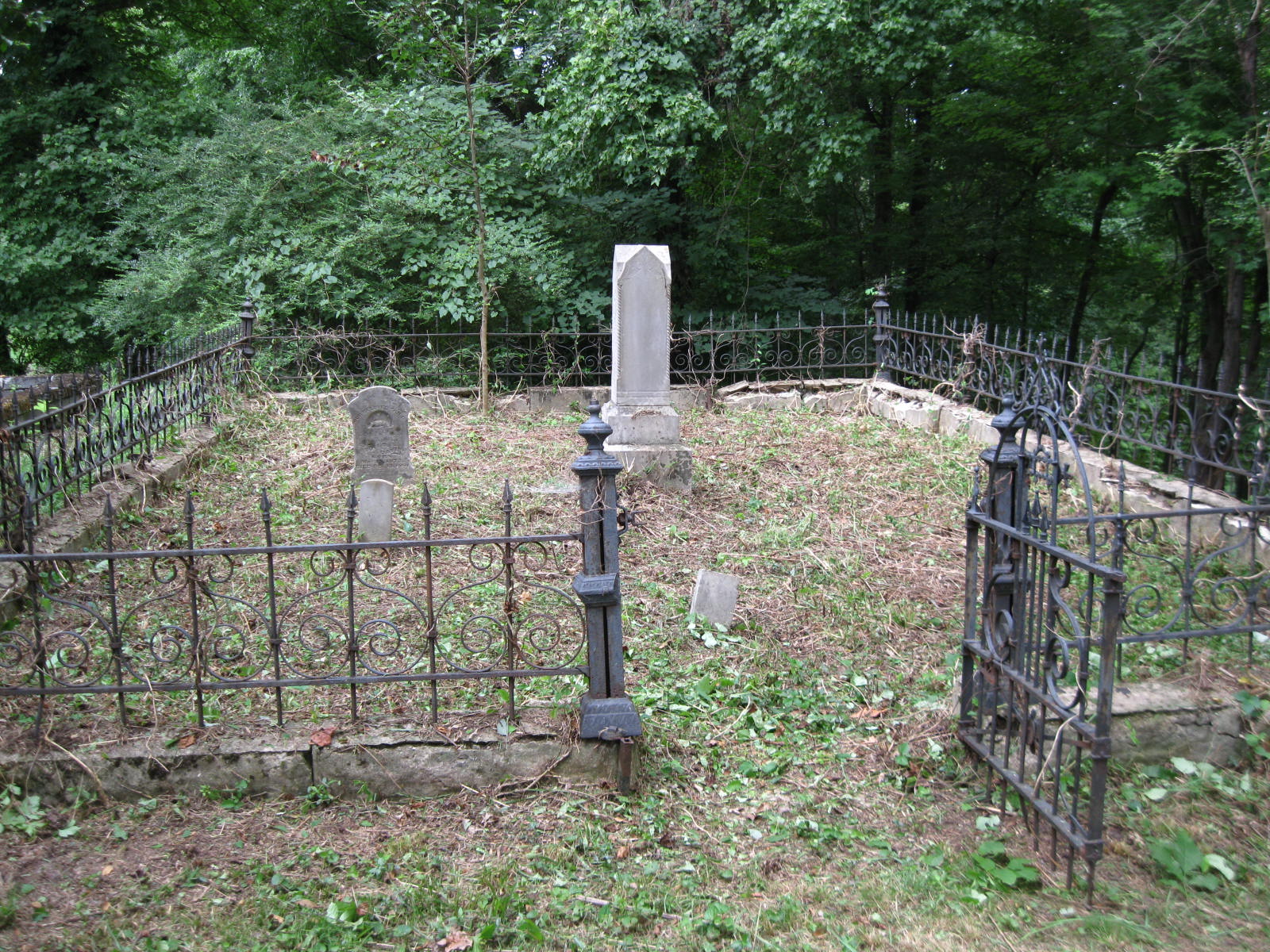 Citizens Cemetery - Photo 1
